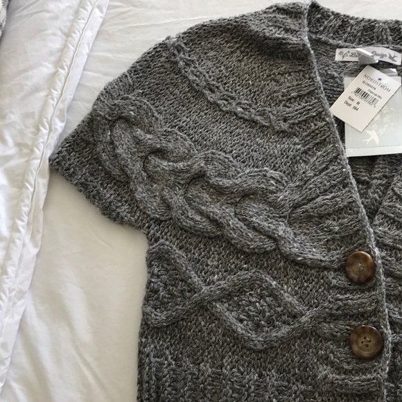 Nordstrom’s Short sleeve crop cardigan - Picture 2 of 6